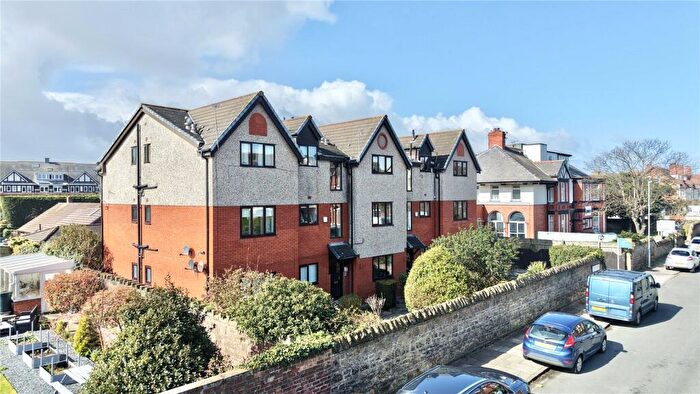 2 Bedroom Apartment For Sale In Queens Road, Hoylake, Wirral, Merseyside, CH47