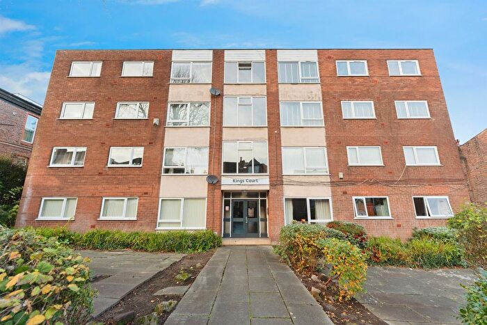 2 Bedroom Flat For Sale In Kings Mount, Oxton, Prenton, CH43