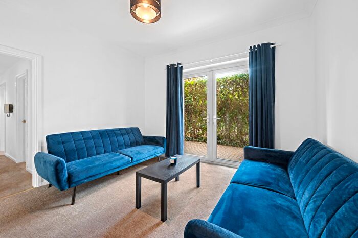 3 Bedroom Flat To Rent In Alwyne Road, Wimbledon, SW19