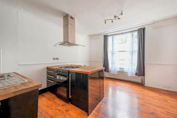 1 Bedroom Flat To Rent In Gloucester Terrace, Paddington, W2