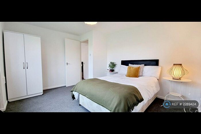 2 Bedroom Flat To Rent In Barton Court, Leamington Spa, CV31