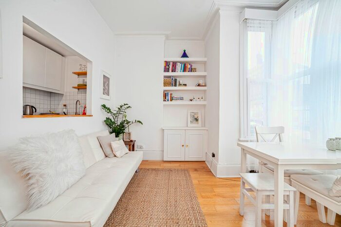 1 Bedroom Flat To Rent In Victoria Road, London, NW6