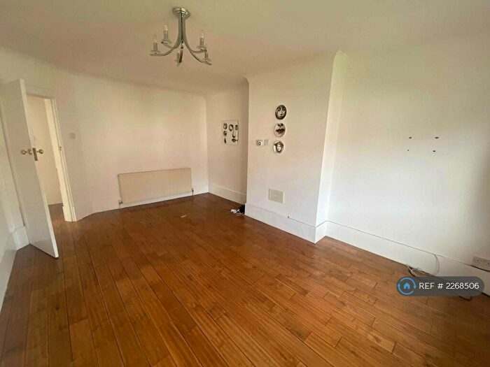 2 Bedroom Maisonette To Rent In Heath Park Court, Romford, RM2