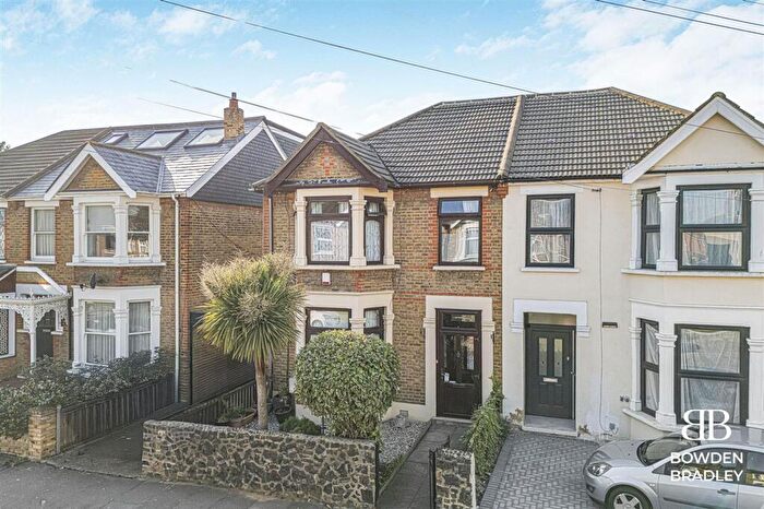 3 Bedroom House For Sale In Beddington Road, Ilford, IG3