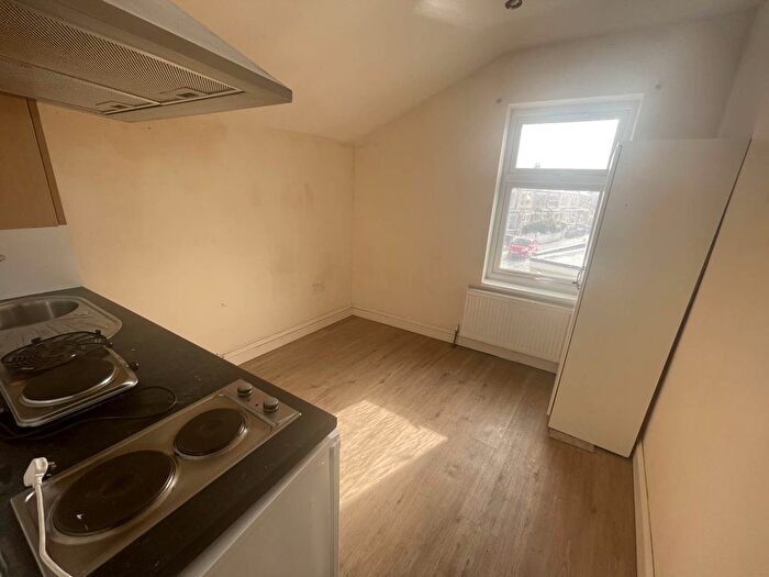 1 Bedroom Studio To Rent In Norwood Road, Southall, UB2