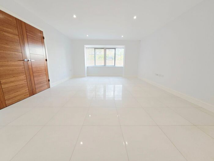 6 Bedroom Detached House To Rent In Merry Hill Road, Bushey, WD23