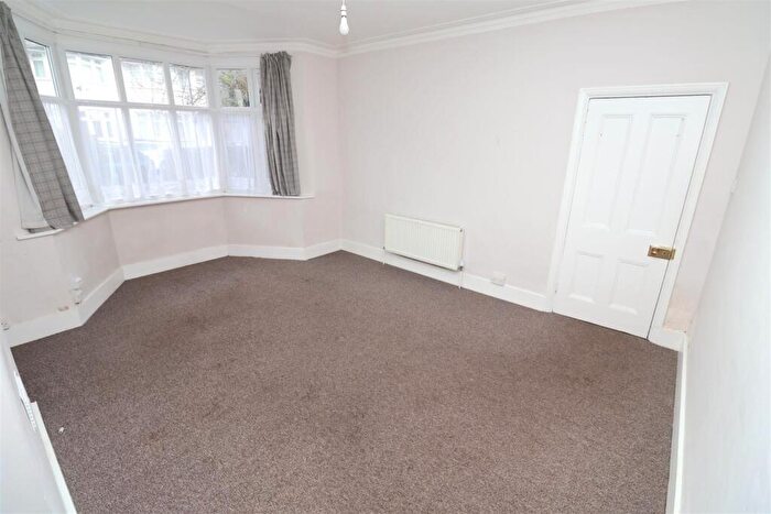 1 Bedroom Flat To Rent In St. Marys Road, Golders Green, NW11