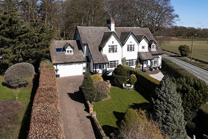 4 Bedroom Semi-Detached House For Sale In Swanland Hill, North Ferriby, HU14