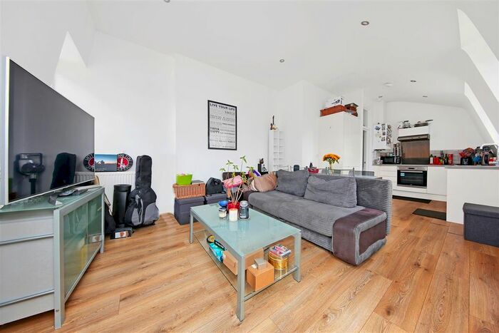 1 Bedroom Flat To Rent In Crossford Street, London, SW9