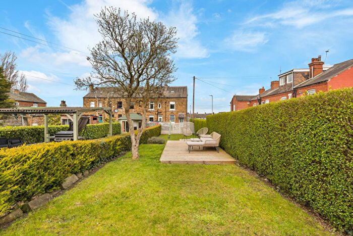 4 Bedroom End Terrace House For Sale In Temple View, Lofthouse, WF3