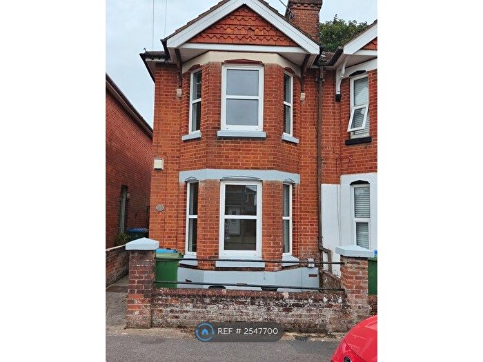 3 Bedroom End Of Terrace House To Rent In Bedford Avenue, Southampton, SO19