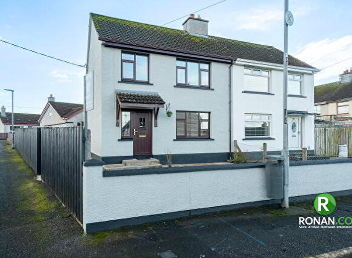 3 Bedroom End Of Terrace House For Sale In Blackstone Park, Magheramason, BT47