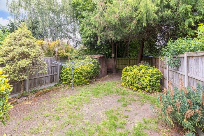 4 Bedroom Terraced House To Rent In Oakington Close, Sunbury-On-Thames, TW16
