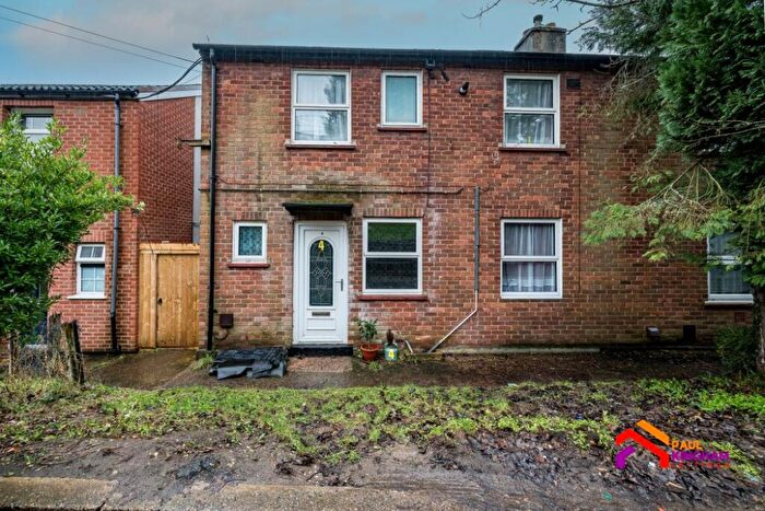 3 Bedroom Semi Detached House To Rent In Hill Street, High Wycombe, HP13