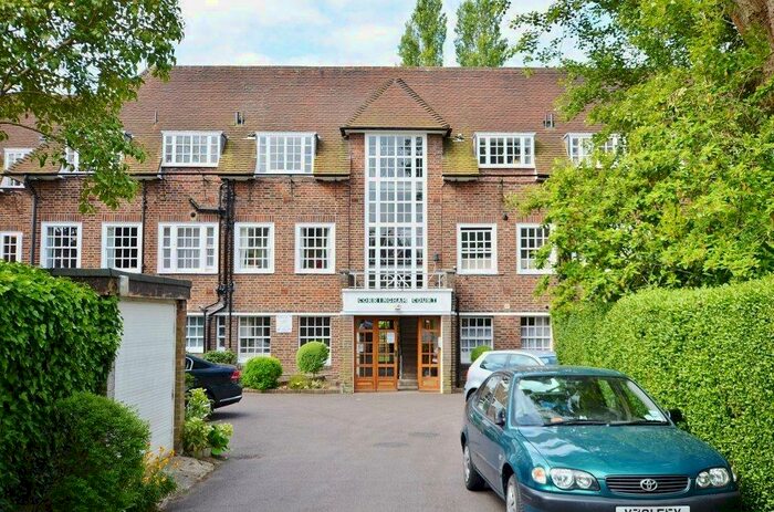 3 Bedroom Flat To Rent In Corringham Road, Golders Green, NW11