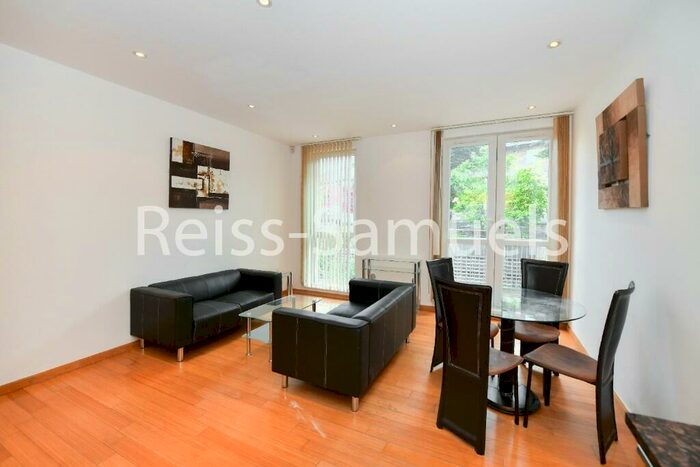 2 Bedroom Apartment To Rent In Helion Court, Westferry Road, London, E14