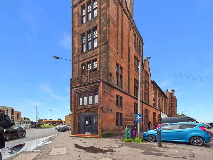 2 Bedroom Flat To Rent In Maxwell Road, Pollokshields, G41