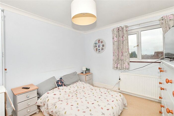 2 Bedroom Flat For Sale In Crowborough Hill, Crowborough, East Sussex, TN6