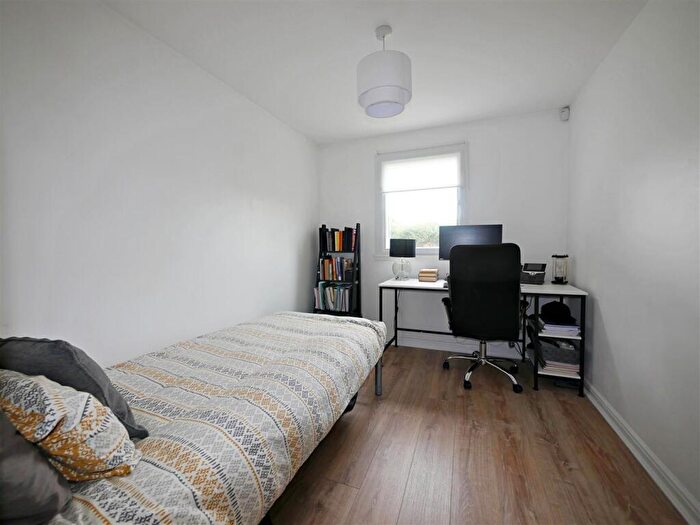 2 Bedroom Flat To Rent In Bathlin Crescent, Moodiesburn, Glasgow, G69