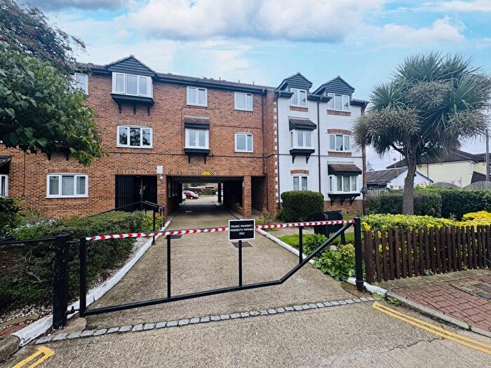 2 Bedroom Property For Sale In Eskdale Avenue, Northolt, UB5