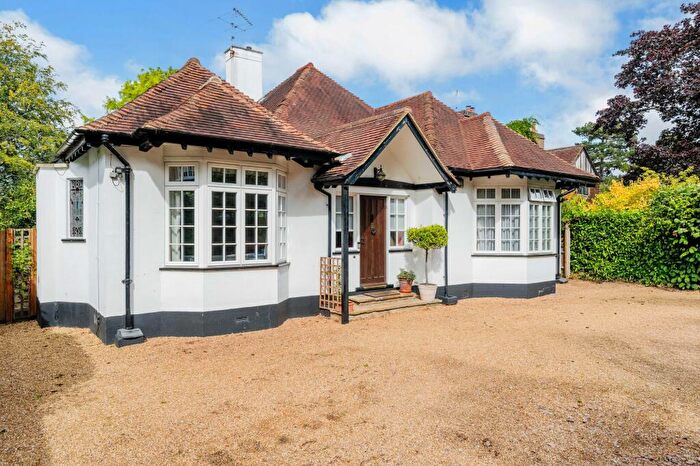 3 Bedroom Detached Bungalow For Sale In Cross Road, Tadworth, KT20