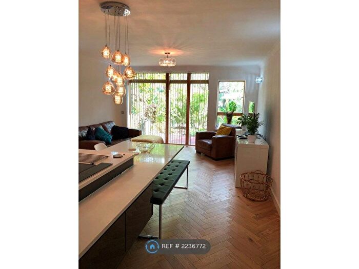 2 Bedroom Flat To Rent In John Harrison Way, London, SE10