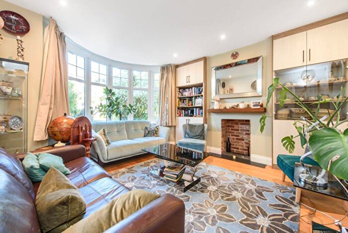 5 Bedroom Semi-Detached House For Sale In Friary Road, North Finchley, London, N12