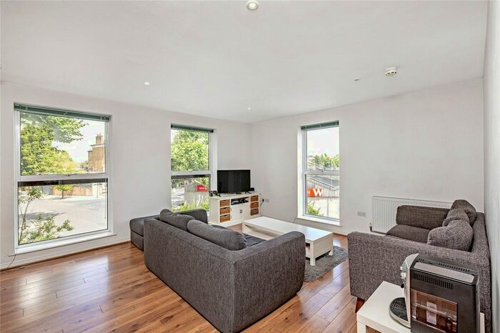 2 Bedroom Flat To Rent In New Gothic Lodge, Old Devonshire Road, London, SW12