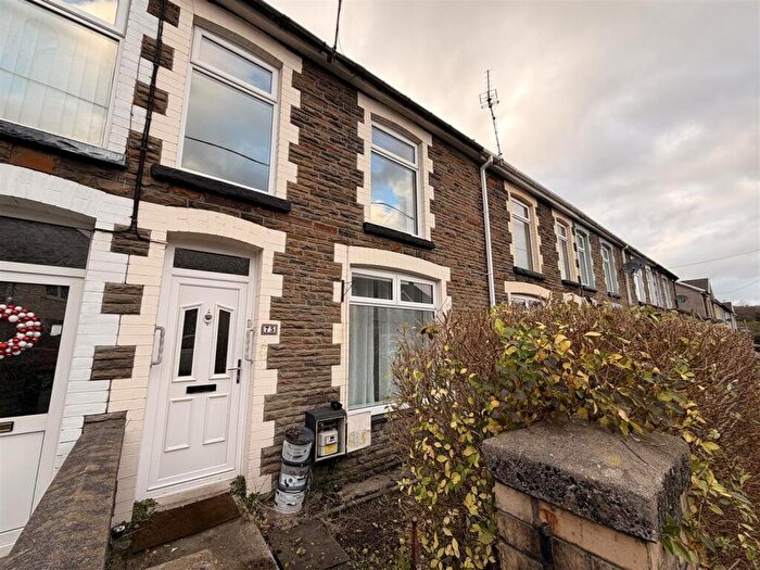 3 Bedroom House To Rent In Commercial Street, Beddau, CF38