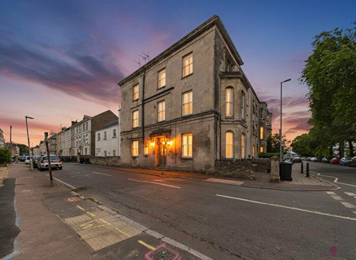 2 Bedroom Property For Sale In Park Road, Gloucester, GL1