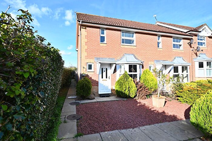 2 Bedroom End Terrace House For Sale In New Barn Lane, Ridgewood, TN22