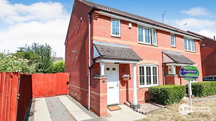 3 Bedroom Semi-Detached House For Sale In Welbeck Avenue, Burbage, LE10