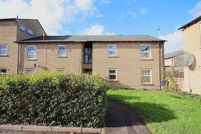 1 Bedroom Flat To Rent In St Bedes Crescent, Cambridge, CB1