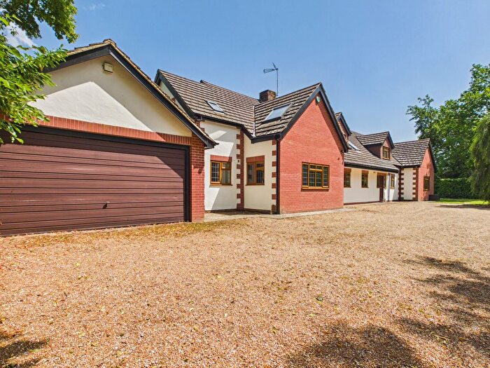8 Bedroom Detached House For Sale In The Woodlands, Pembury, TN2