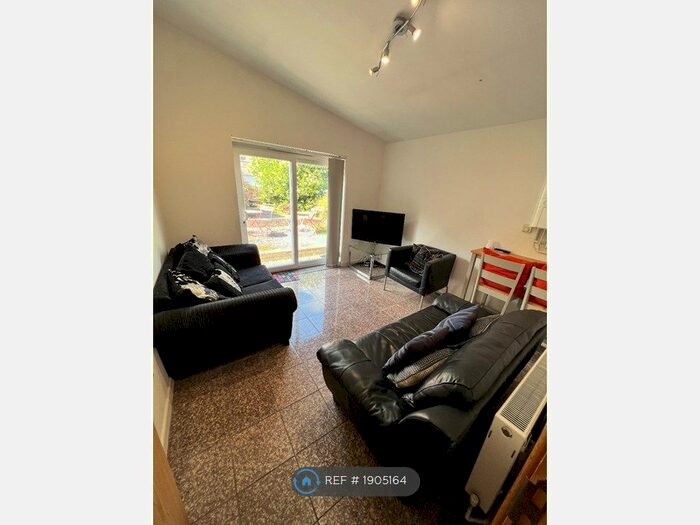 5 Bedroom Terraced House To Rent In Treorchy Street, Cardiff, CF24