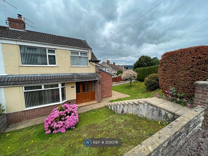 3 Bedroom Semi-Detached House To Rent In Combe Avenue, Portishead, Bristol, BS20