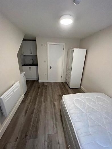 Studio To Rent In Ashwood Road, Potters Bar, EN6