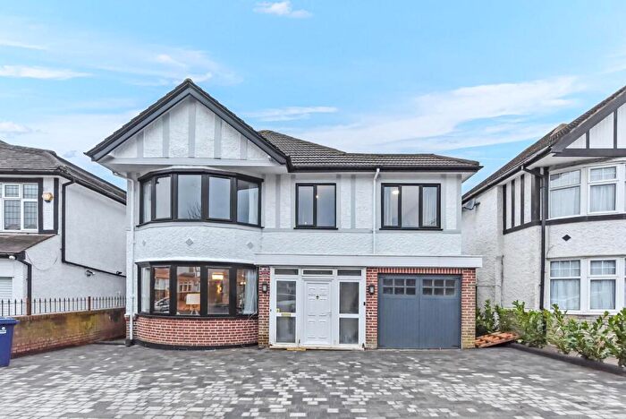5 Bedroom Detached House To Rent In Millway, Mill Hill, NW7
