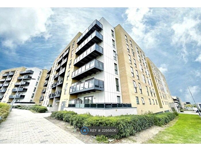 3 Bedroom Flat To Rent In Cornelius House, Barking, IG11