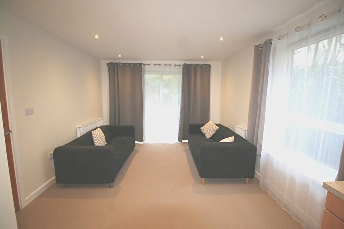 2 Bedroom Flat To Rent In West Hill, London, SW15