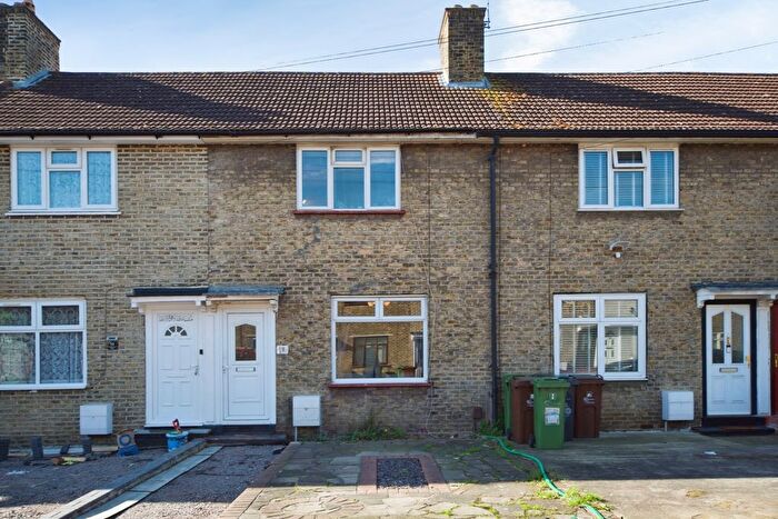 3 Bedroom Terraced House For Sale In Manning Road, Dagenham, RM10