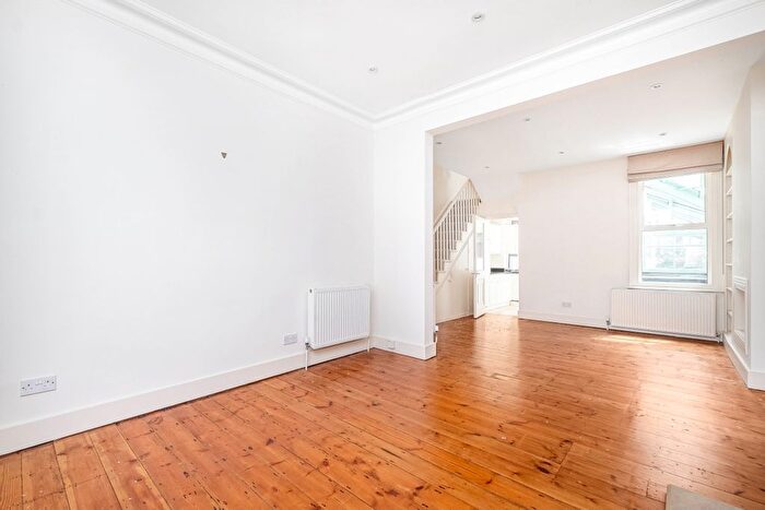 4 Bedroom Detached House To Rent In Burnthwaite Road, London, SW6