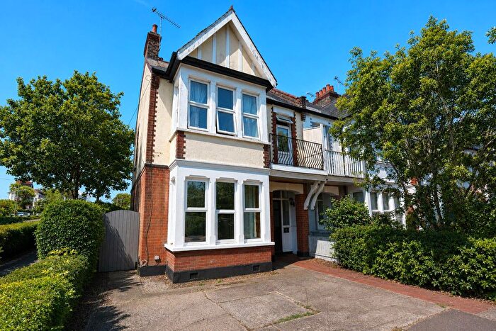 2 Bedroom Flat To Rent In Shaftesbury Avenue, Southend On Sea, SS1