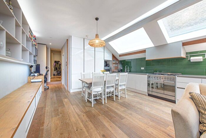 2 Bedroom Flat For Sale In Donaldson Road, Queen's Park, London, NW6