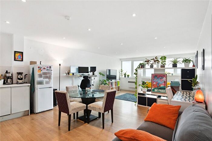 1 Bedroom Apartment To Rent In Balmes Road, London, N1