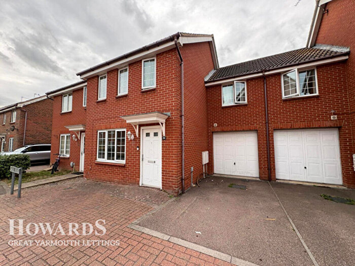3 Bedroom Semi-Detached House To Rent In Salk Road, Great Yarmouth, NR31