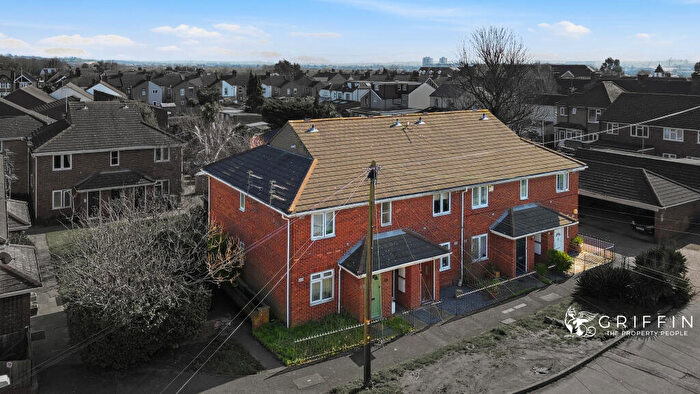 1 Bedroom Flat For Sale In Crescent Court, Crescent Avenue, Grays, RM17