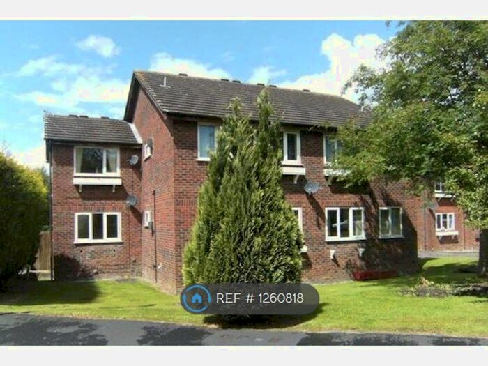 1 Bedroom Flat To Rent In Millersdale Court, Glossop SK13