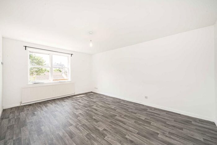 2 Bedroom Flat To Rent In Barker Drive, Camden, NW1