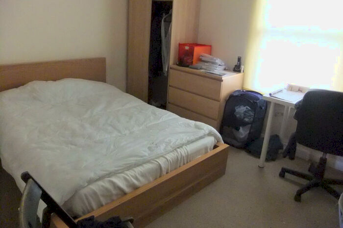 3 Bedroom Terraced House To Rent In Blenheim Gardens, Reading, Berkshire, RG1